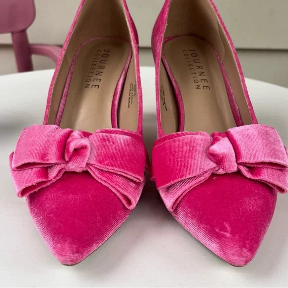 Journee Collection Crystol Pink Velvet Heels NWOT - Picture 2 of 15
